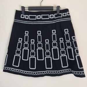 Heart Soul Chain Pattern Mini Skirt in Black and White